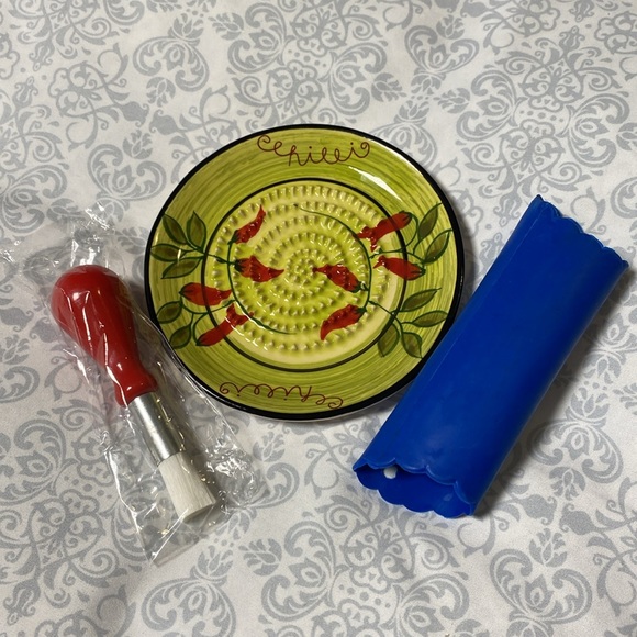 NWOT Hand Painted Ceramic Fine French Great Grater- James Design - Picture 2 of 11